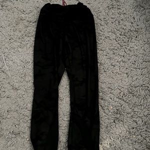 size 4 lulu dark camo cropped leggings